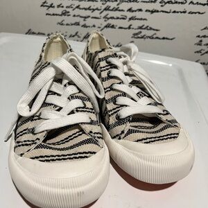 Rocket Dog Black and White Canvas Sneakers